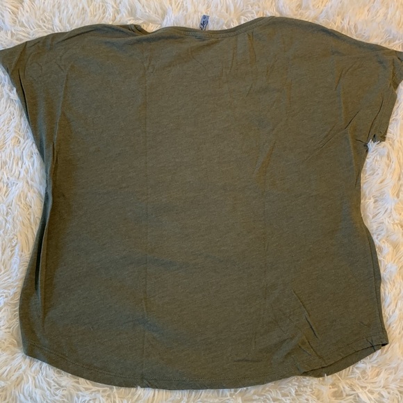 Women’s t-shirts - Picture 3 of 5